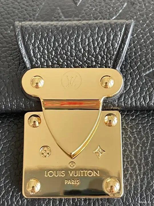Affordable VUITTON FAVORITE LOUIS 0621
